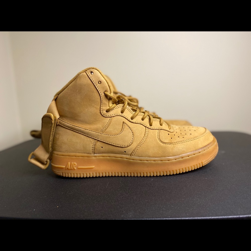 Air Force One Mid Flax Wheat Size 7.5 Men/9.5 Wom